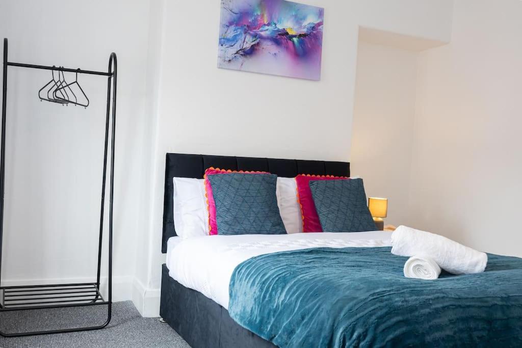Bright & Modern 3 Bedroom Old Trafford Home Manchester Buitenkant foto